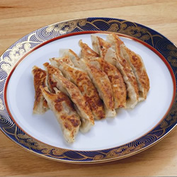 画像2: 長崎餃子(1パック14個入)-必要なパック数を入力してカートに入れてください (2)